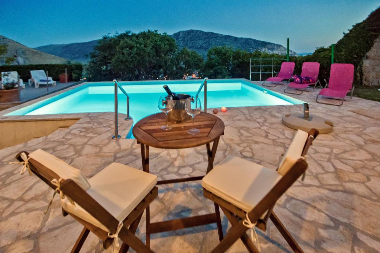 Villa Don Dan Žrnovnica エクステリア 写真